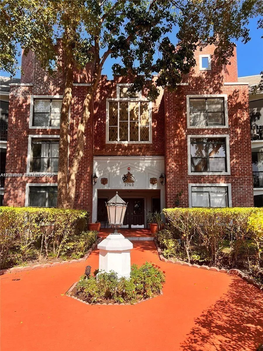 View details of listing 3760 Inverrary Drive 2R, Lauderhill, FL 33319 Lauderhill with MLS#
