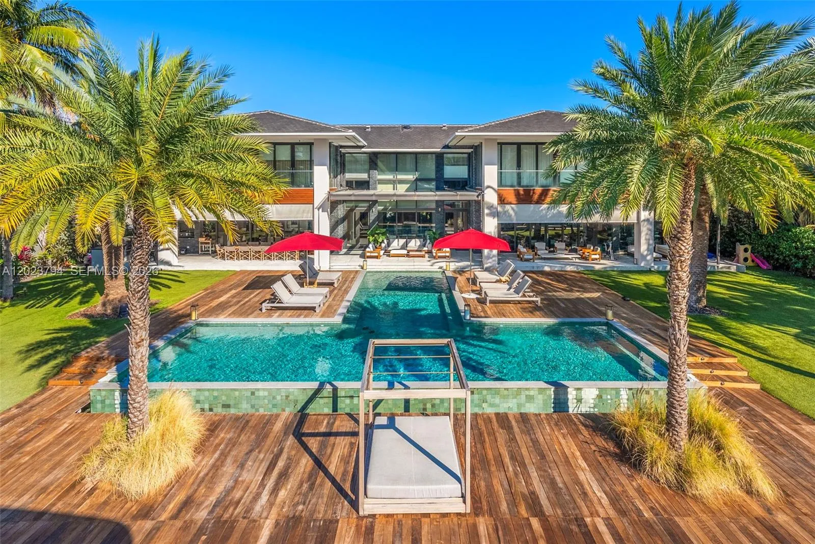View details of listing 385 Centre Island, Golden Beach, FL 33160 Golden Beach with MLS#