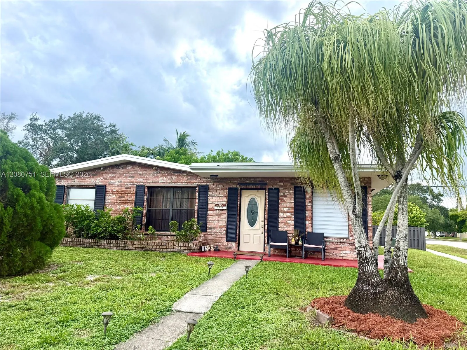 View details of listing 3851 SW 59th Terrace, Davie, FL 33314 Davie with MLS#