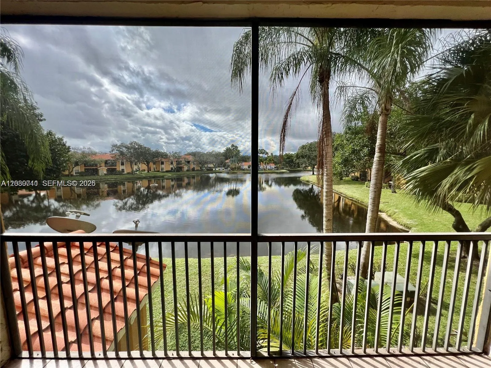 View details of listing 3858 Coral Tree Circle 206, Coconut Creek, FL 33073 Coconut Creek with MLS#