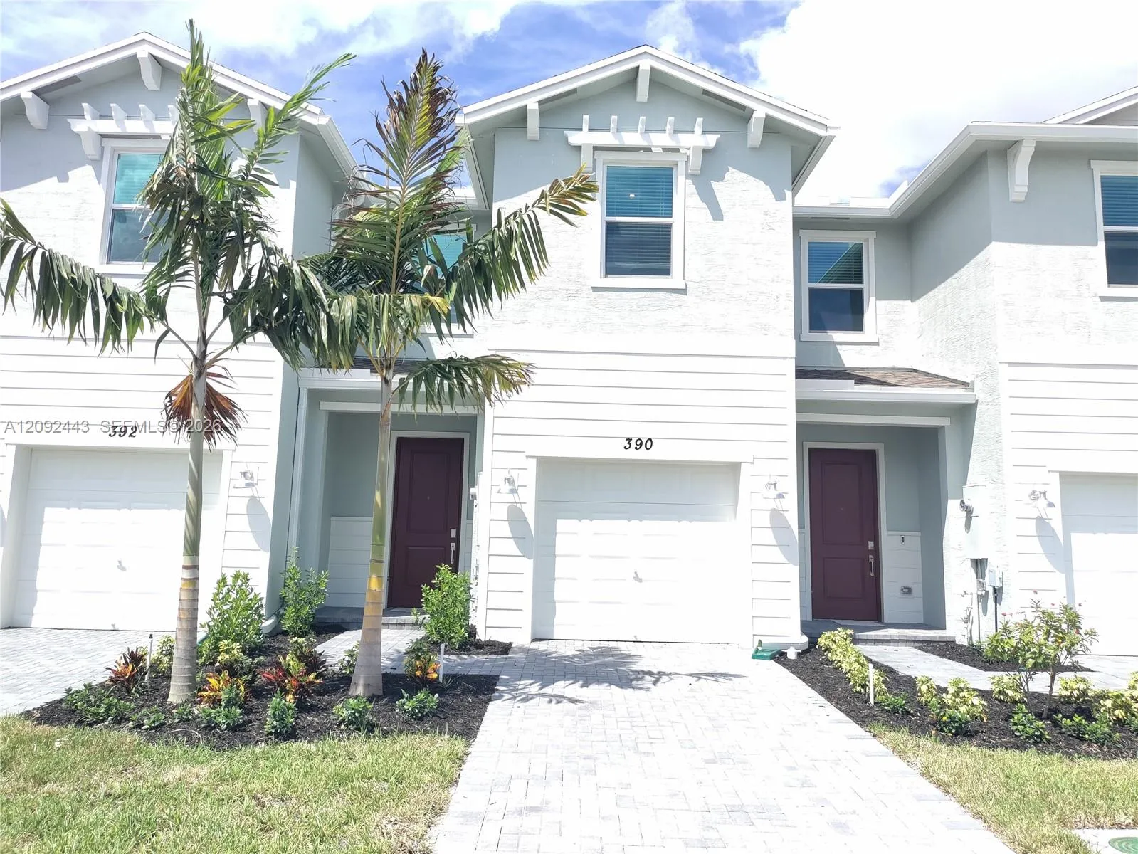 View details of listing 390 SE Crossoak Lane, Port St. Lucie, FL 34984 Port St. Lucie with MLS# 