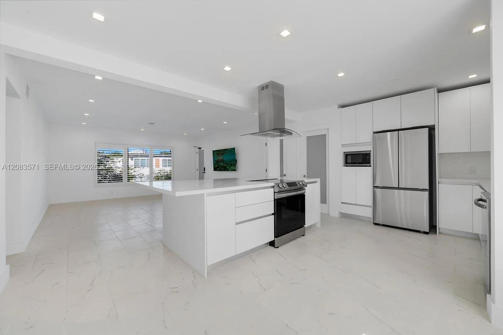Listing  3909 Garden Avenue 4, Miami Beach, FL 33140, Miami Beach, FL 33140