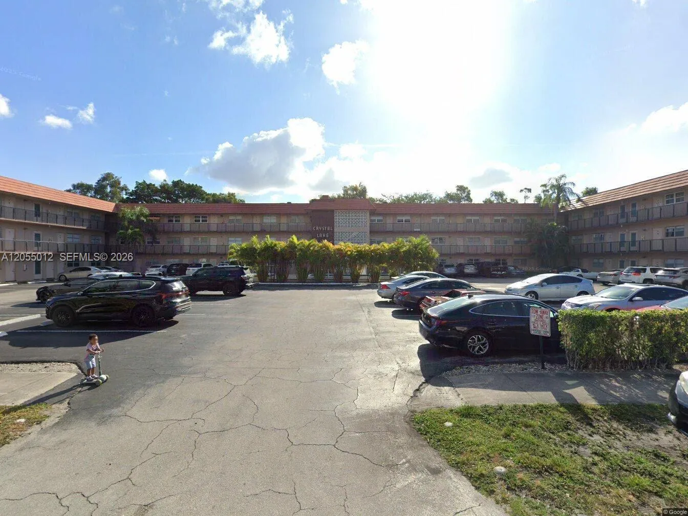 Listing  3930 Crystal Lake Drive 208, Deerfield Beach, FL 33064, Deerfield Beach, FL 33064