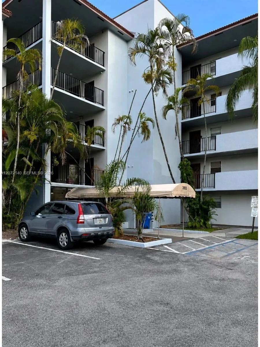 Listing  3955 N Nob Hill Road 403, Sunrise, FL 33351, Sunrise, FL 33351
