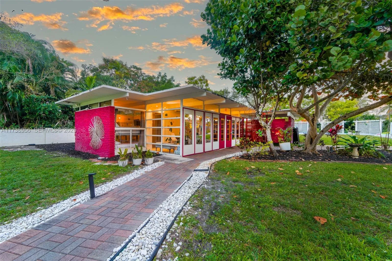 View details of listing 40 NE 24th Street, Lazy Lake, FL 33305 Lazy Lake with MLS#