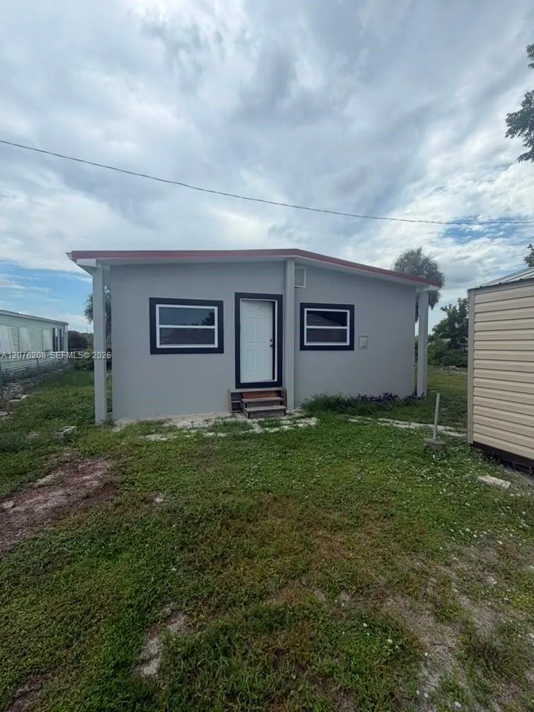 View details of listing 402 Frances Circle, FL 33570 with MLS#