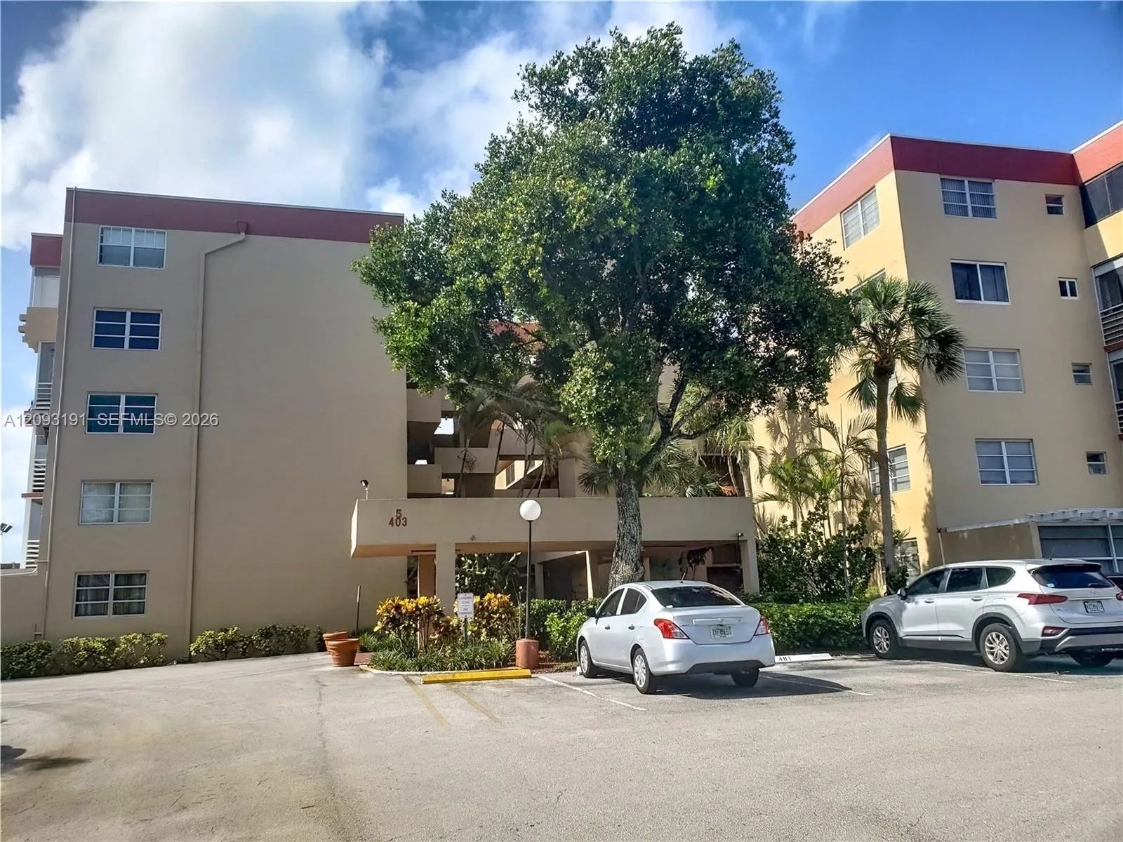 View details of listing 403 NW 68th Avenue 309, Plantation, FL 33317 Plantation with MLS# 