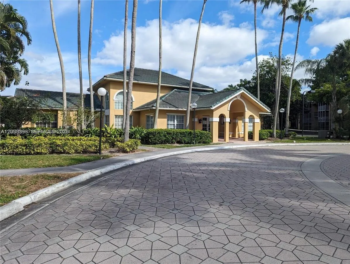 View details of listing 4055 W Mcnab Road H112, Pompano Beach, FL 33069 Pompano Beach with MLS# 