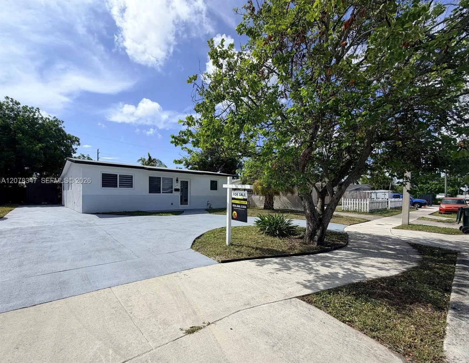 View details of listing 4130 NW 11th Avenue, Oakland Park, FL 33309 Oakland Park with MLS# 