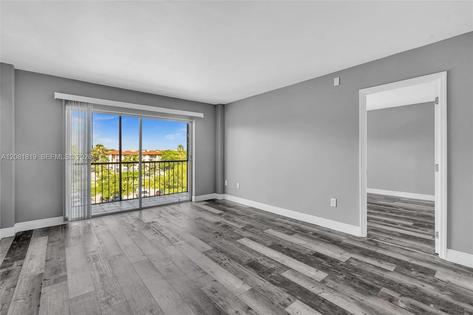 Listing  4158 Inverrary Drive 503, Lauderhill, FL 33319, Lauderhill, FL 33319