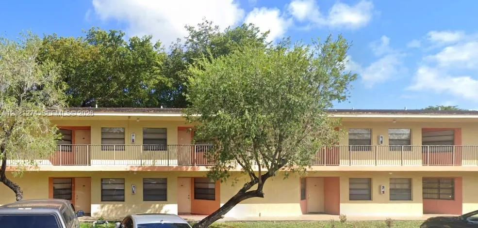 View details of listing 4178 Lakeside Drive 4178, Tamarac, FL 33319 Tamarac with MLS#