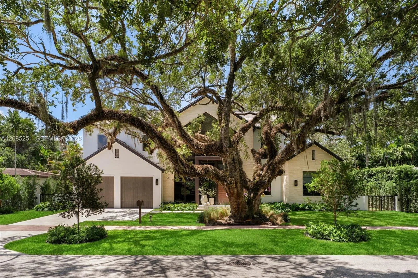 Listing  418 Castania Avenue, Coral Gables, FL 33146, Coral Gables, FL 33146