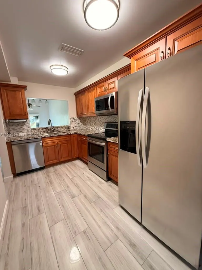Listing  4182 S Pine Island Road, Davie, FL 33328, Davie, FL 33328