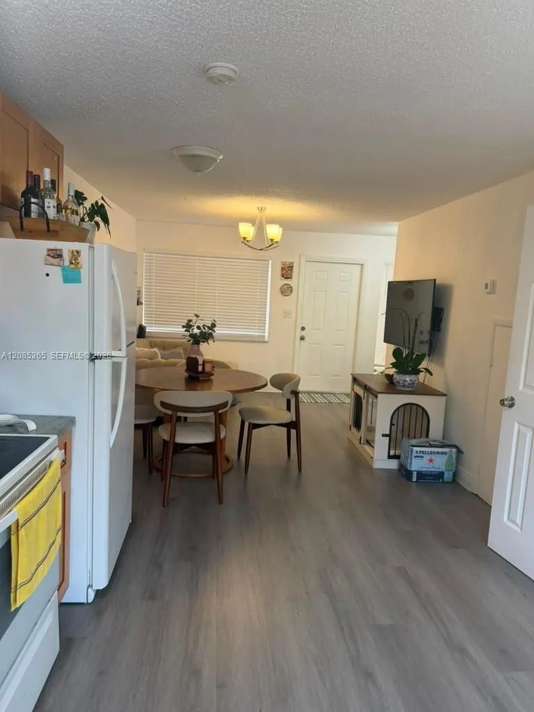 Listing  42 W 7th Street 202, Hialeah, FL 33010, Hialeah, FL 33010