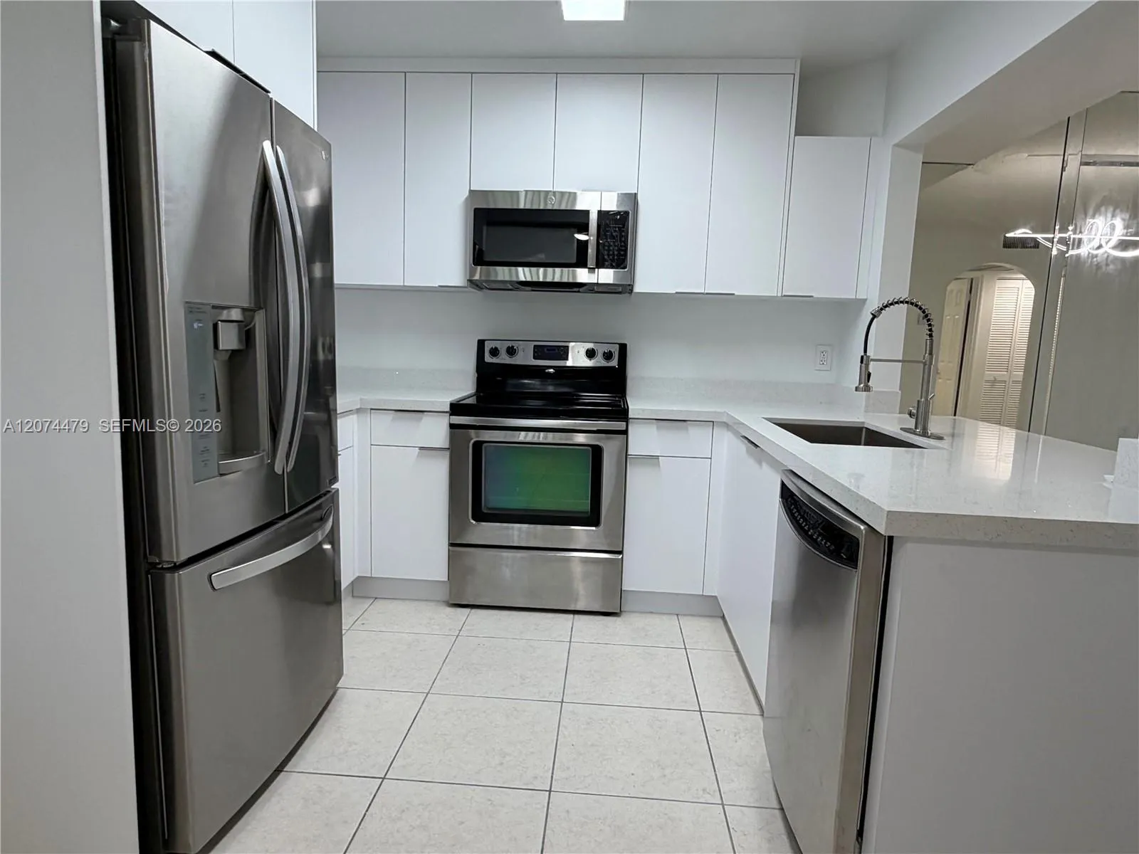 Listing  423 NE 210th Cir Terrace 104-25, Miami, FL 33179, Miami, FL 33179