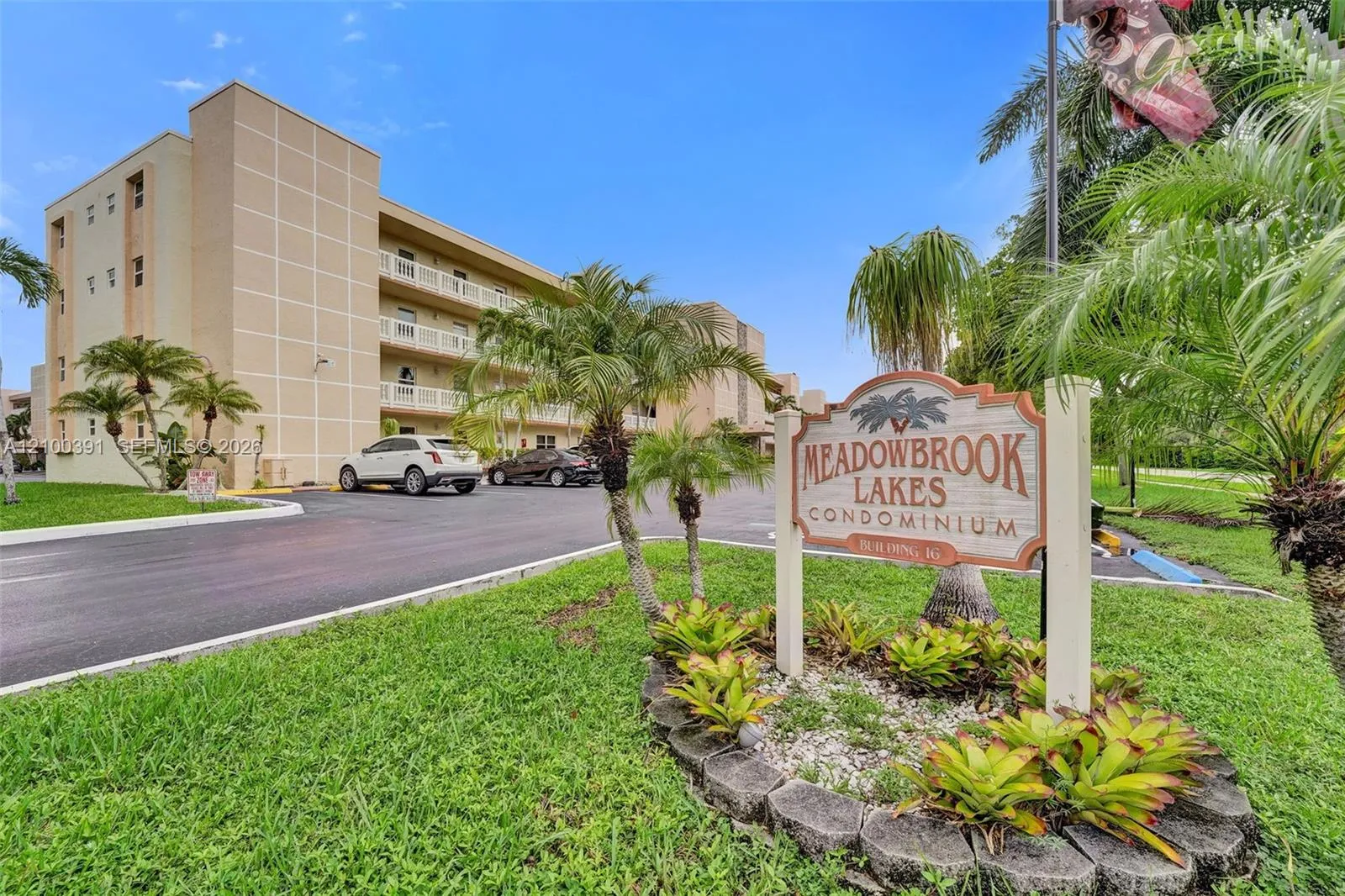 View details of listing 424 SE 10th Street 204, Dania Beach, FL 33004 Dania Beach with MLS# 