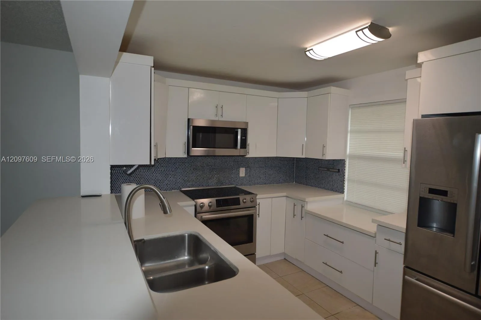 View details of listing 425 SE 11th Terrace 403, Dania Beach, FL 33004 Dania Beach with MLS# 