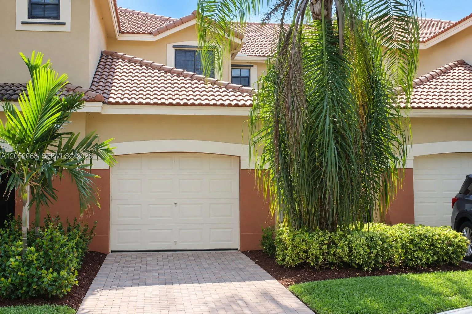 View details of listing 4258 Vineyard Circle, Weston, FL 33332 Weston with MLS#