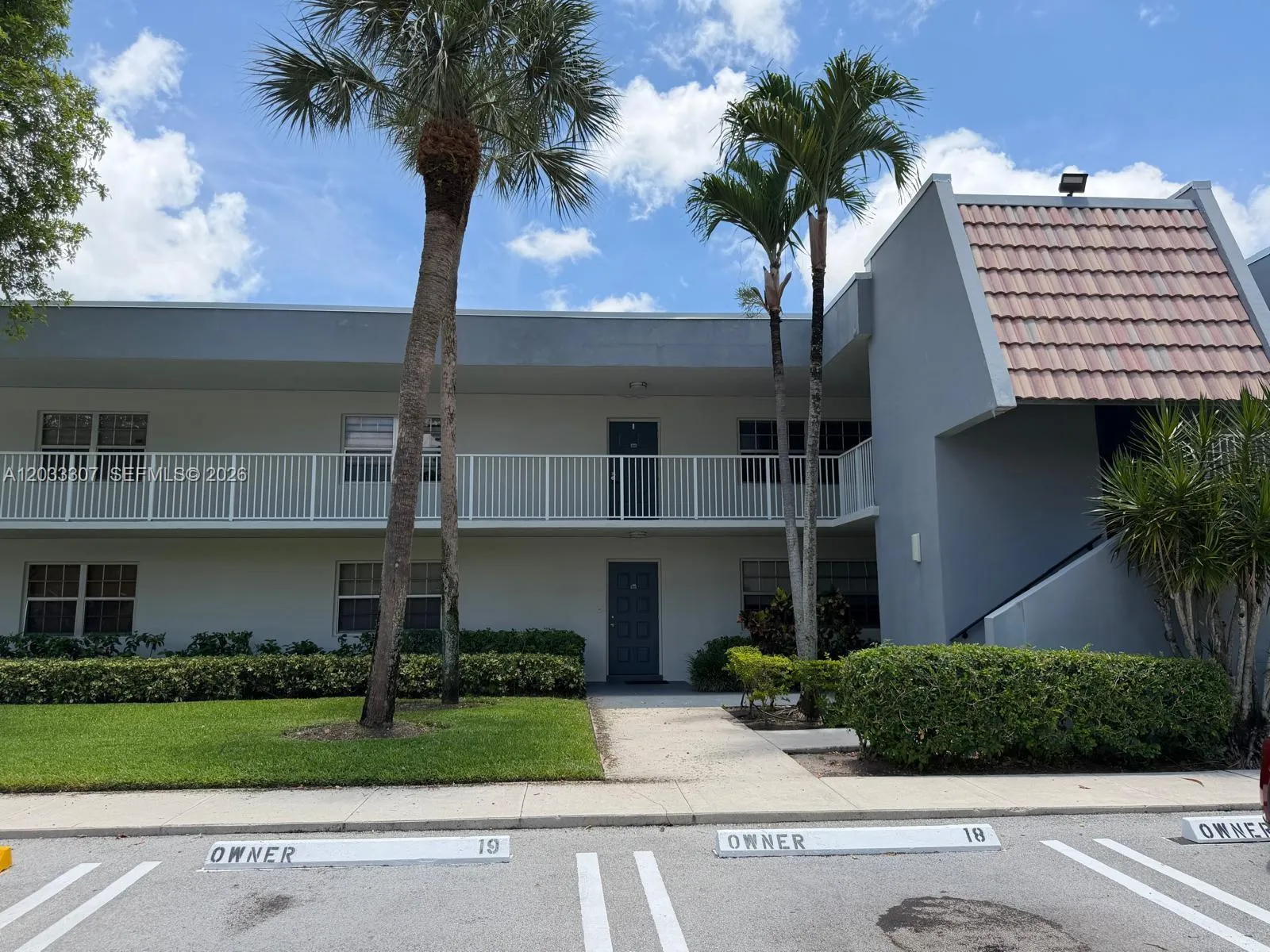 Listing  4261 W Palm Aire Drive 202, Pompano Beach, FL 33069, Pompano Beach, FL 33069