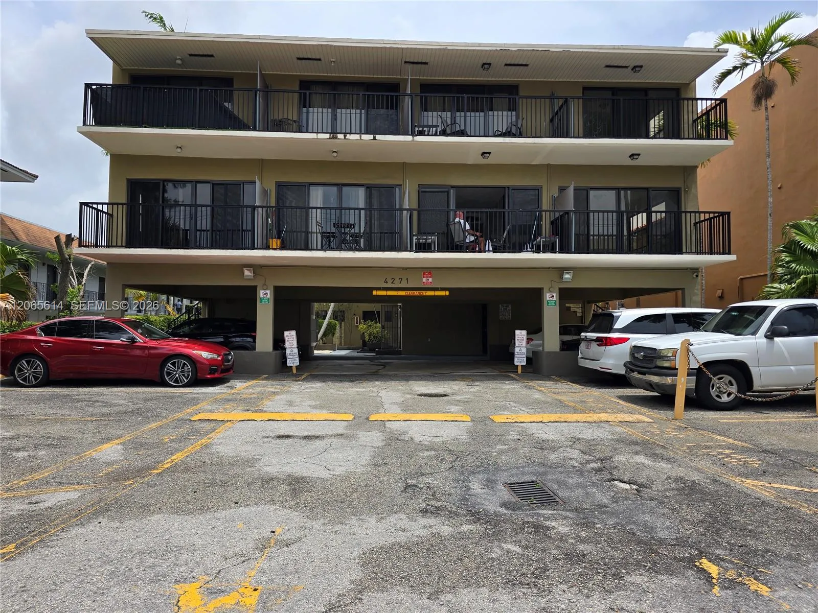 View details of listing 4271 NW 11th Street 4, Miami, FL 33126 Miami with MLS#