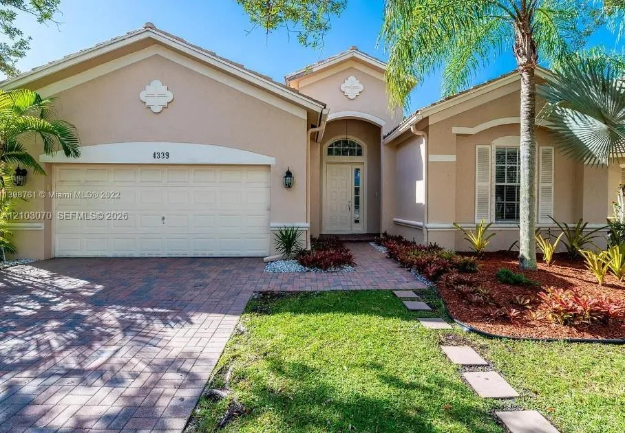 View details of listing 4339 W Whitewater Avenue, Weston, FL 33332 Weston with MLS#