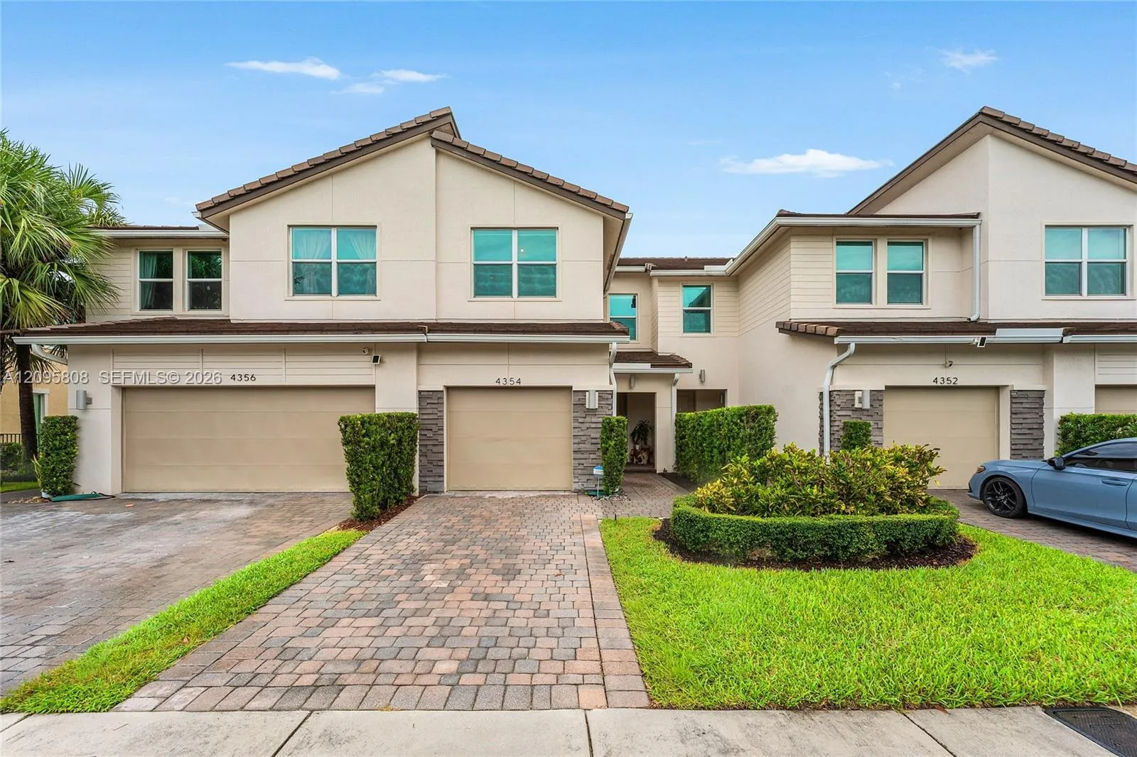 View details of listing 4354 Veleiros Avenue, Deerfield Beach, FL 33064 Deerfield Beach with MLS# 