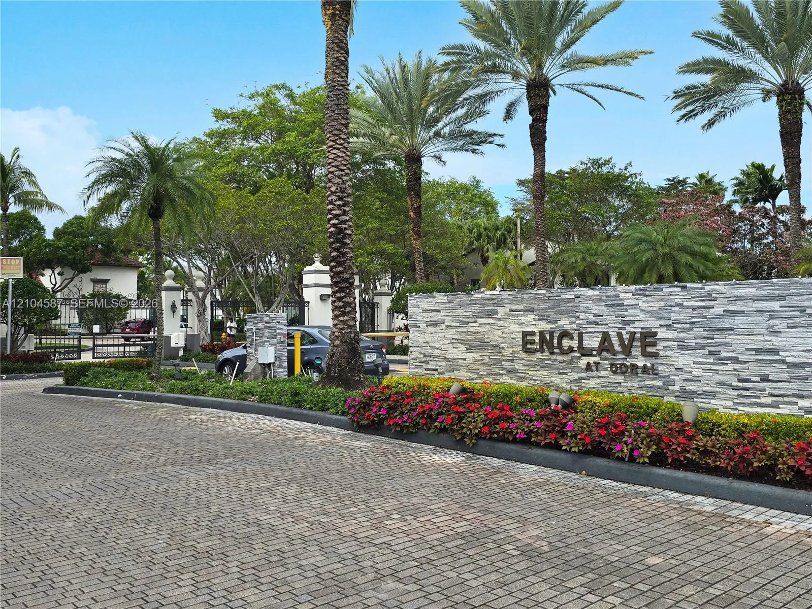 View details of listing 4360 NW 107th Avenue 101, Doral, FL 33178 Doral with MLS#