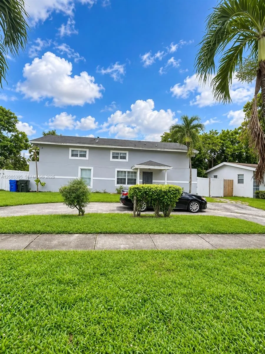 View details of listing 4420 NW 37th Street, Lauderdale Lakes, FL 33319 Lauderdale Lakes with MLS# 