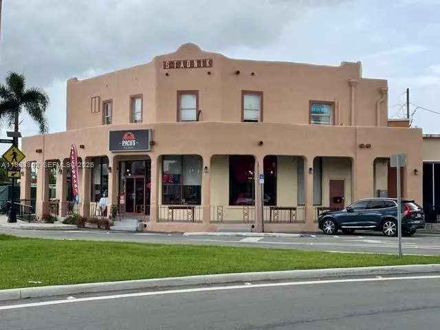 View details of listing 45 Curtiss Parkway, Miami Springs, FL 33166 Miami Springs with MLS#