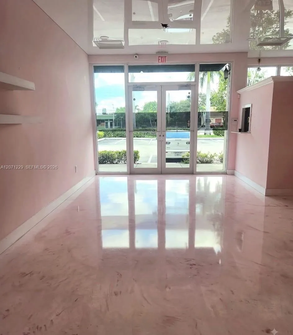 Listing  4500 W Hallandale Beach Boulevard 6, Hollywood, FL 33023, Hollywood, FL 33023