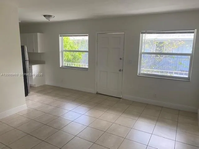 View details of listing 452 SW 4th Avenue 5, Fort Lauderdale, FL 33315 Fort Lauderdale with MLS#