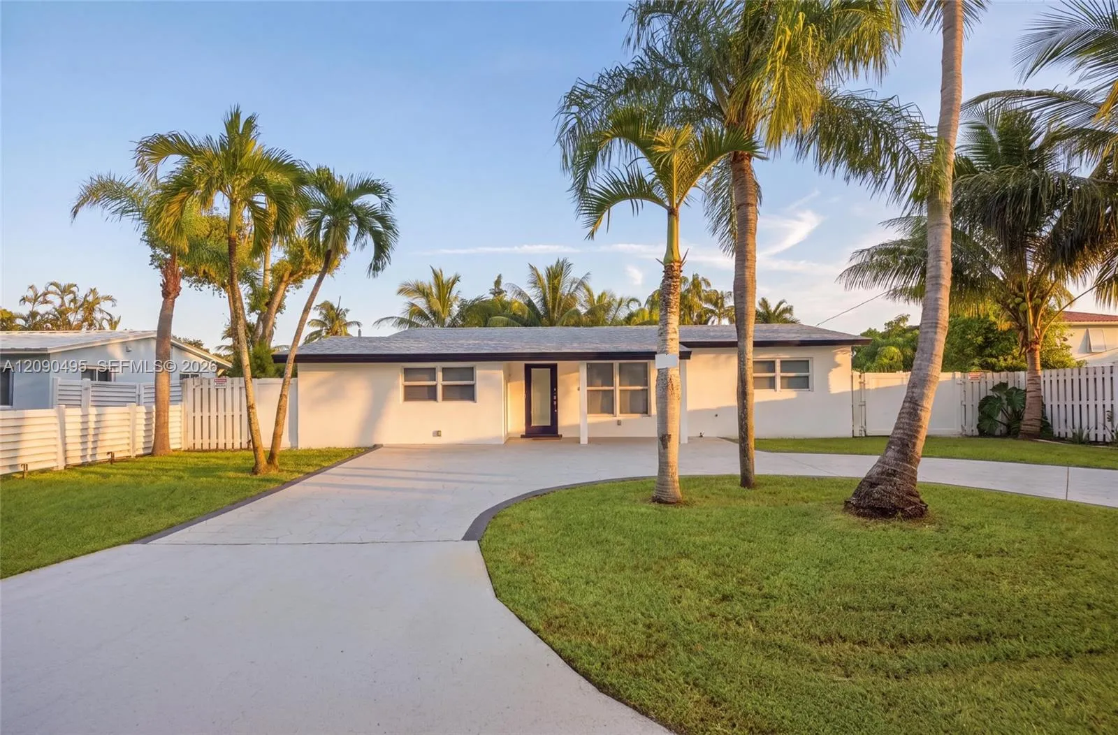 View details of listing 4540 SW 28th Terrace, Dania Beach, FL 33312 Dania Beach with MLS# 
