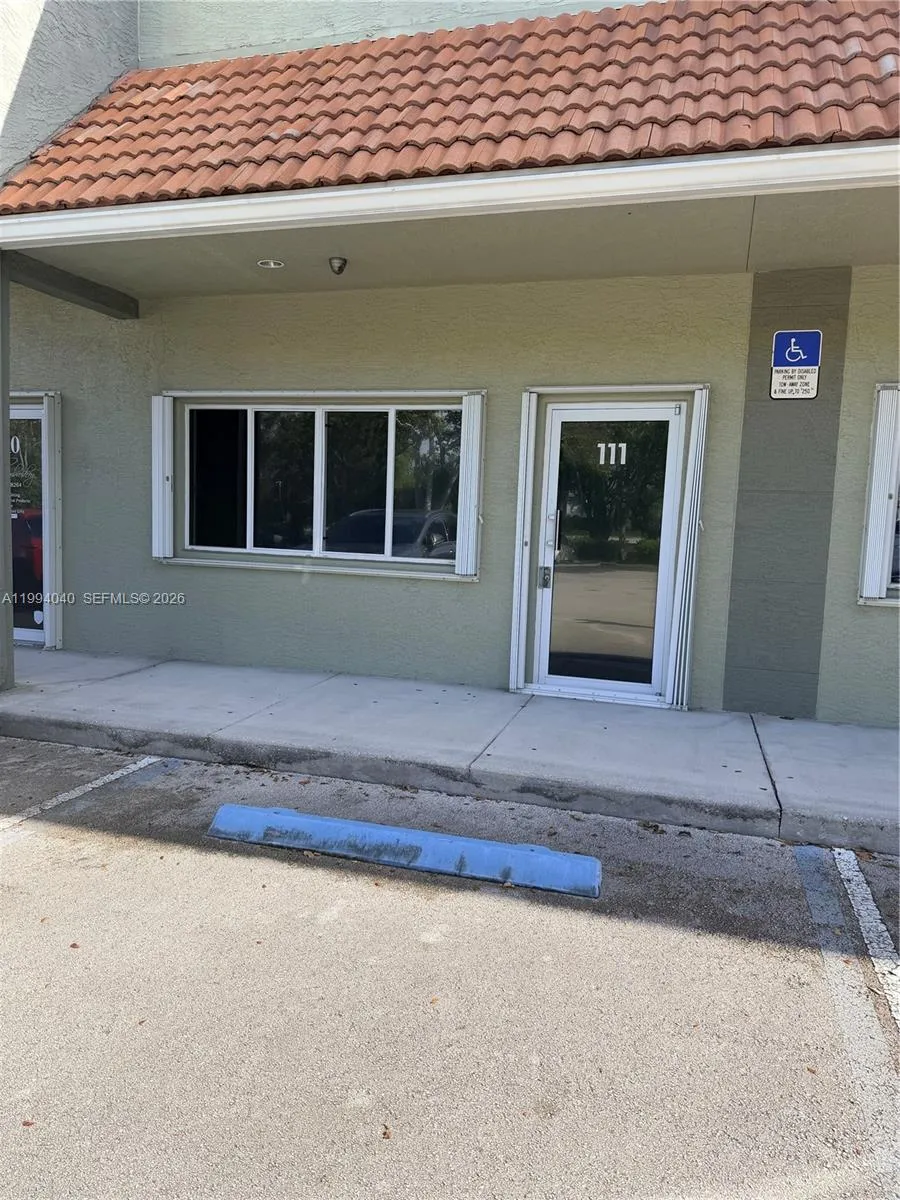 Listing  4700 W Prospect Road 111, Fort Lauderdale, FL 33309, Fort Lauderdale, FL 33309