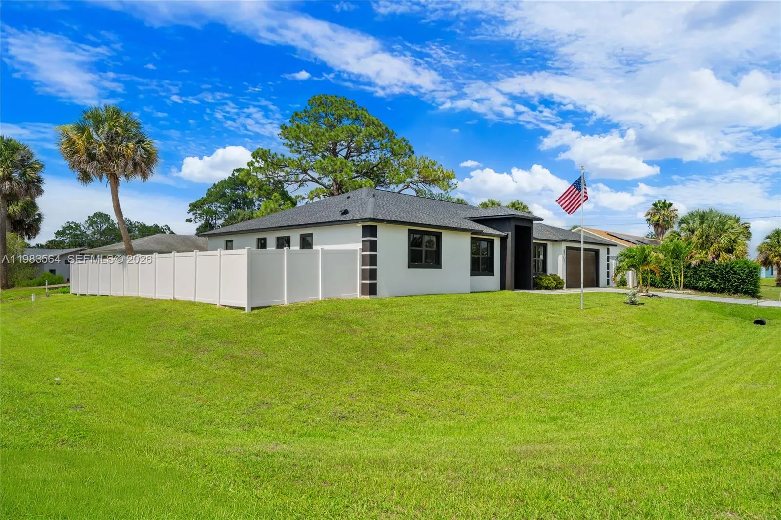 Listing  471 NE Americana, Palm Bay, FL 32907, Palm Bay, FL 32907