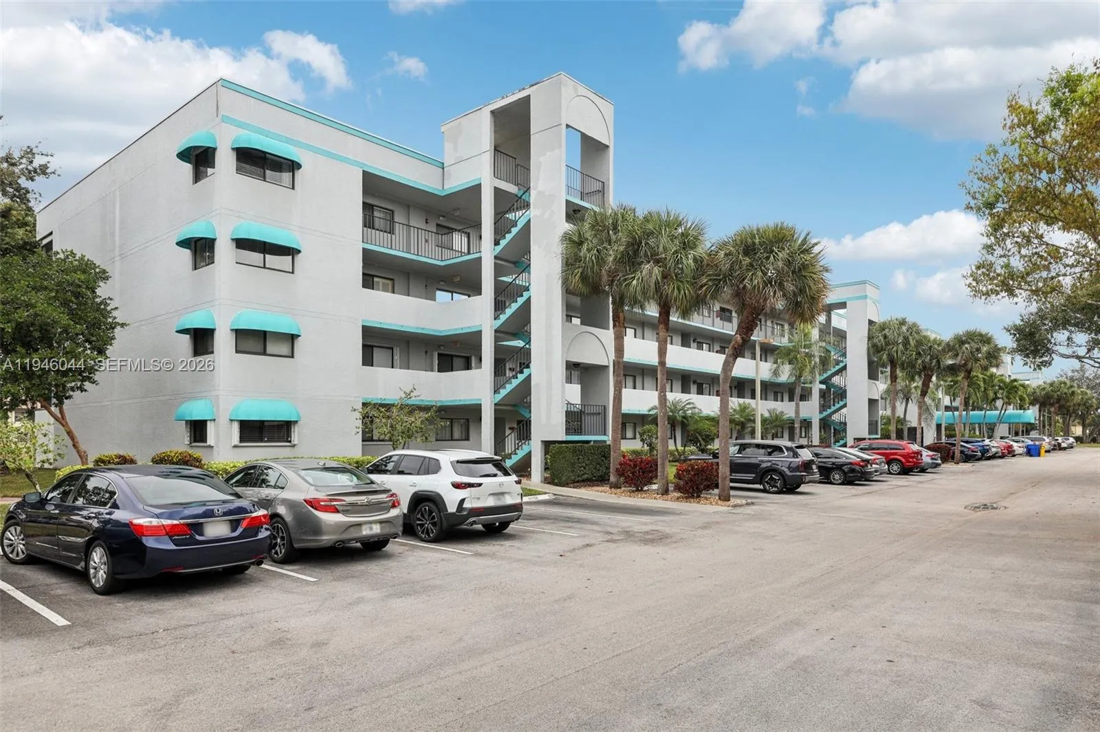 Listing  4725 E Lucerne Lakes Boulevard E 405, Lake Worth, FL 33467, Lake Worth, FL 33467