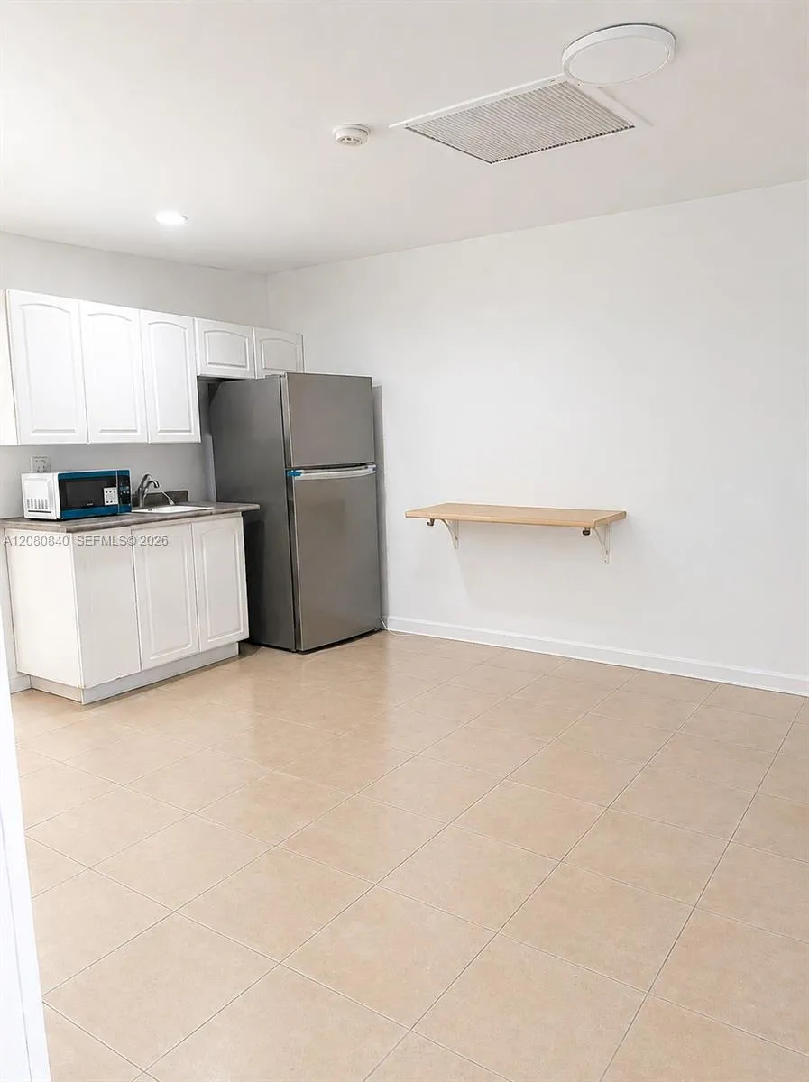 View details of listing 4790 SW 65th Avenue 1, Davie, FL 33314 Davie with MLS# 