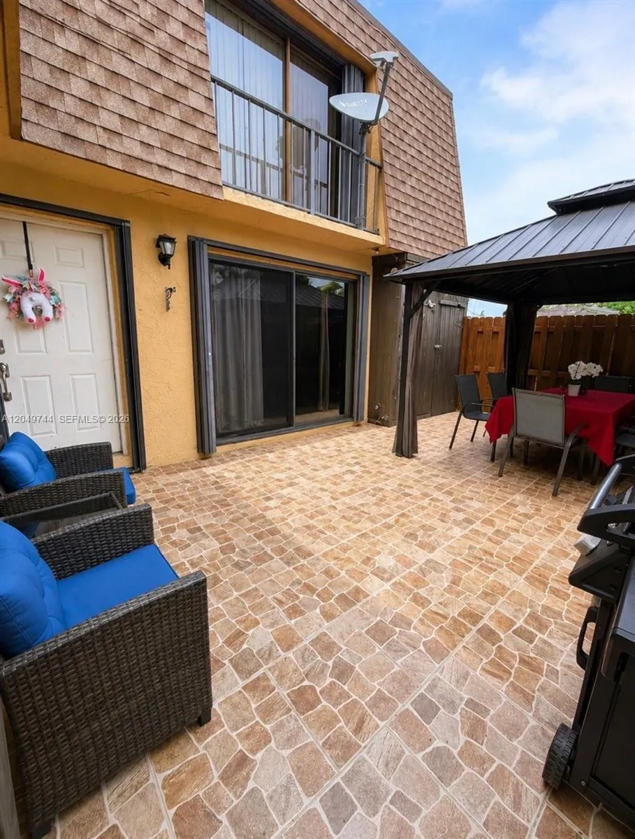 Listing  4804 Waterview Circle, Palm Springs, FL 33461, Palm Springs, FL 33461