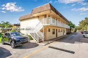 View details of listing 4841 NW 9th Drive 4841, Plantation, FL 33317 Plantation with MLS# 