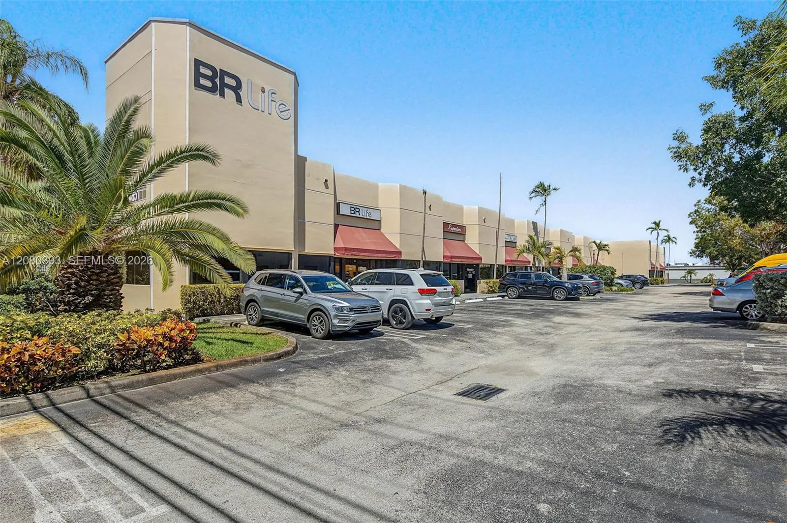 View details of listing 4851 NW 79th Avenue 9, Doral, FL 33166 Doral with MLS#
