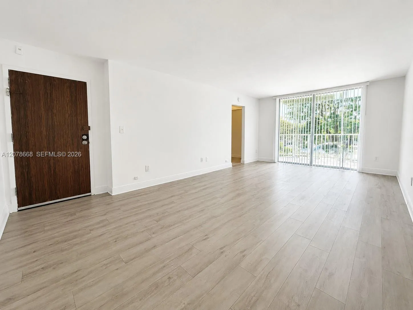 Listing  486 NW 165th St Road B-301, Miami, FL 33169, Miami, FL 33169