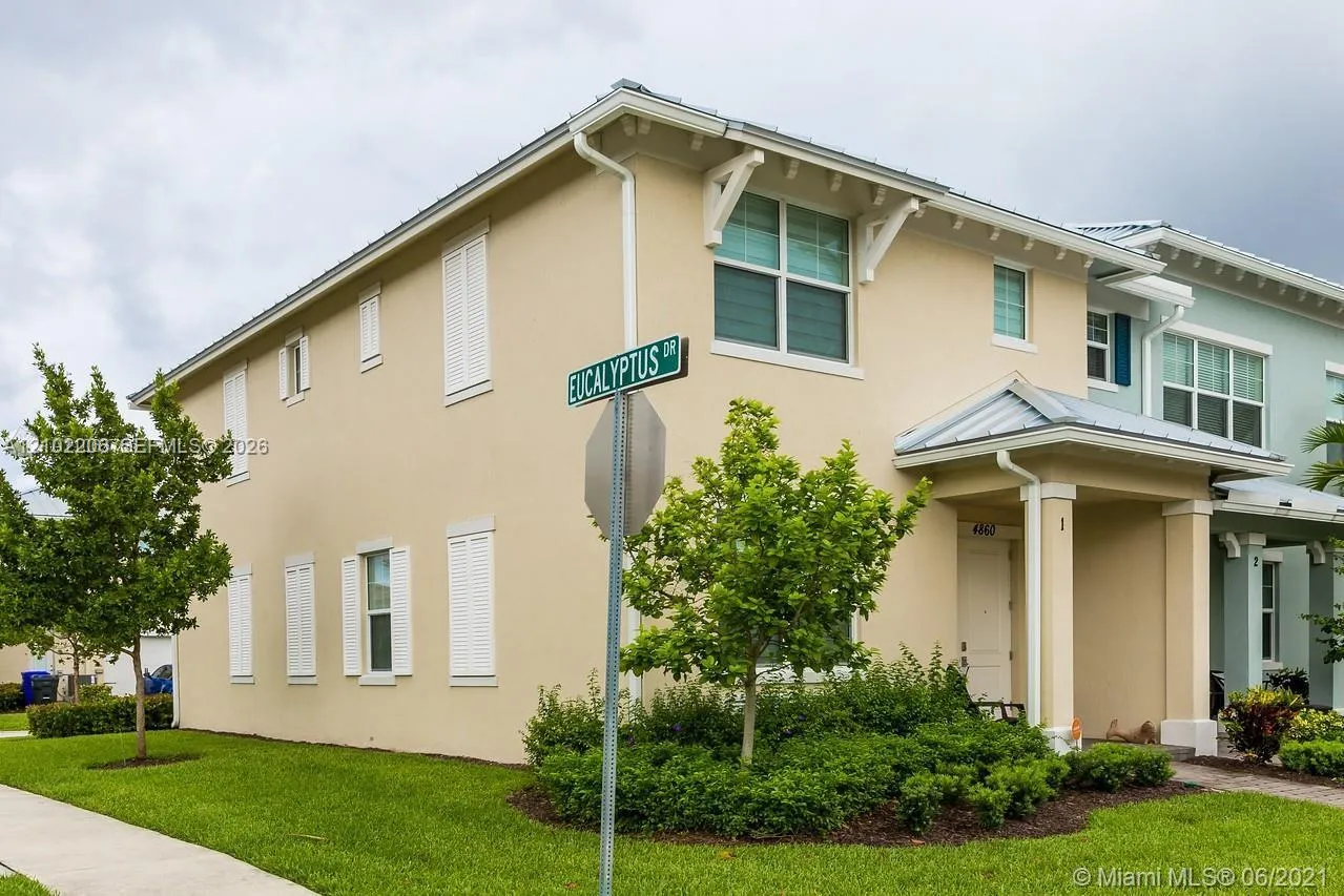 Listing  4860 Eucalyptus Drive 1, Hollywood, FL 33021, Hollywood, FL 33021