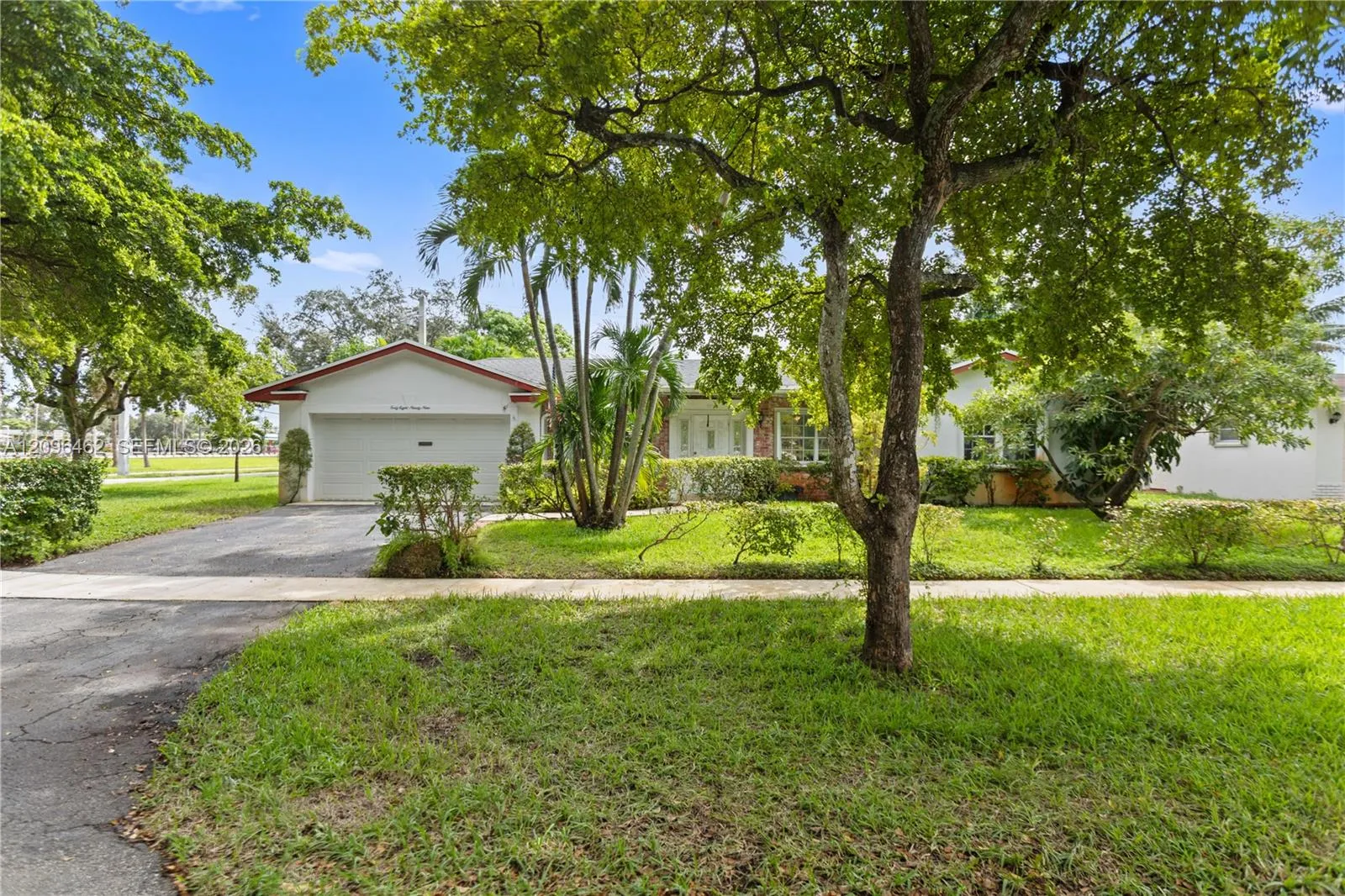 View details of listing 4899 NW 7th Drive, Plantation, FL 33317 Plantation with MLS# 