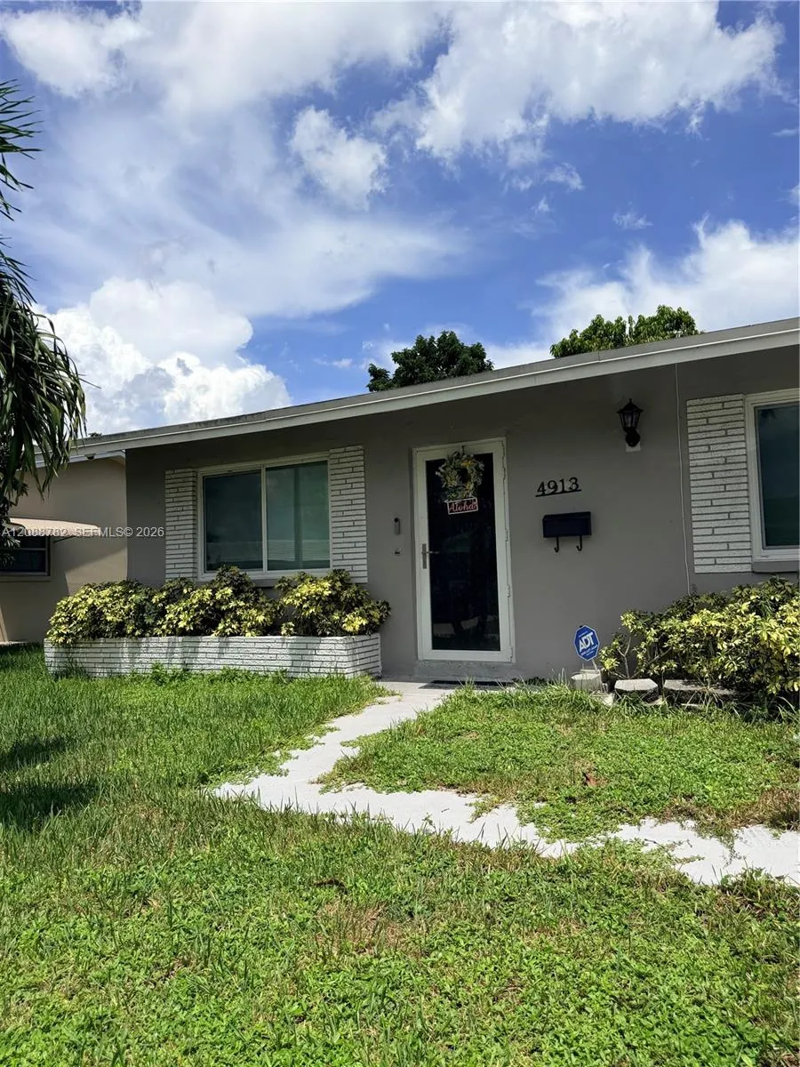 Listing  4913 NW 52nd Street, Tamarac, FL 33319, Tamarac, FL 33319