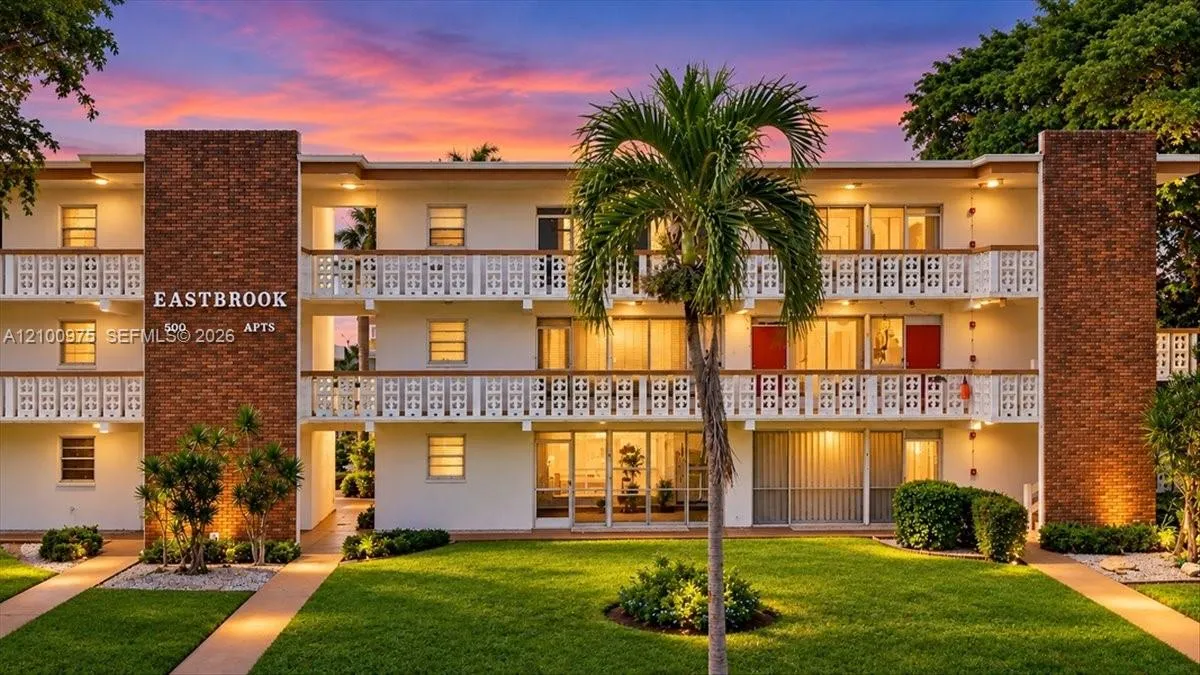 Listing  500 S Luna Court 3, Hollywood, FL 33021, Hollywood, FL 33021