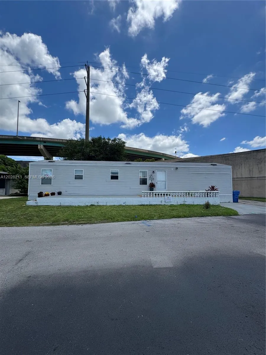 View details of listing 5015 SW 29 Street 608, Davie, FL 33312 Davie with MLS# 