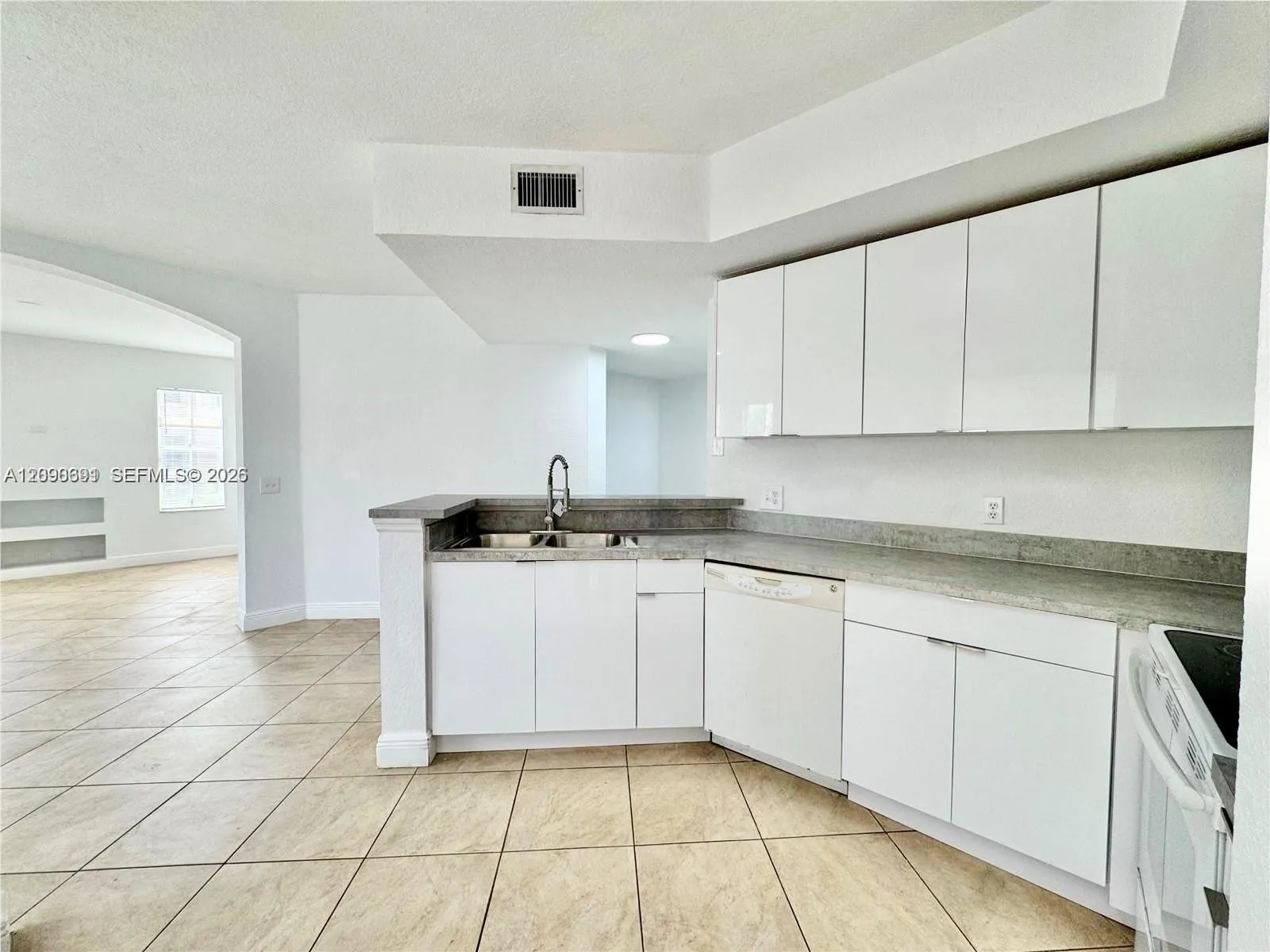 View details of listing 507 Belmont Lane 507, North Lauderdale, FL 33068 North Lauderdale with MLS#