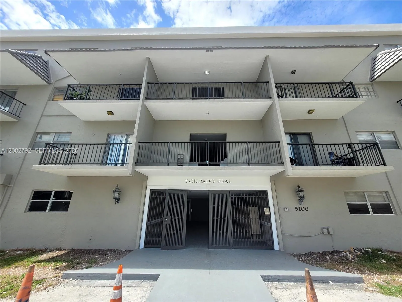 Listing  5100 SW 41st Street 202, Hollywood, FL 33023, Hollywood, FL 33023