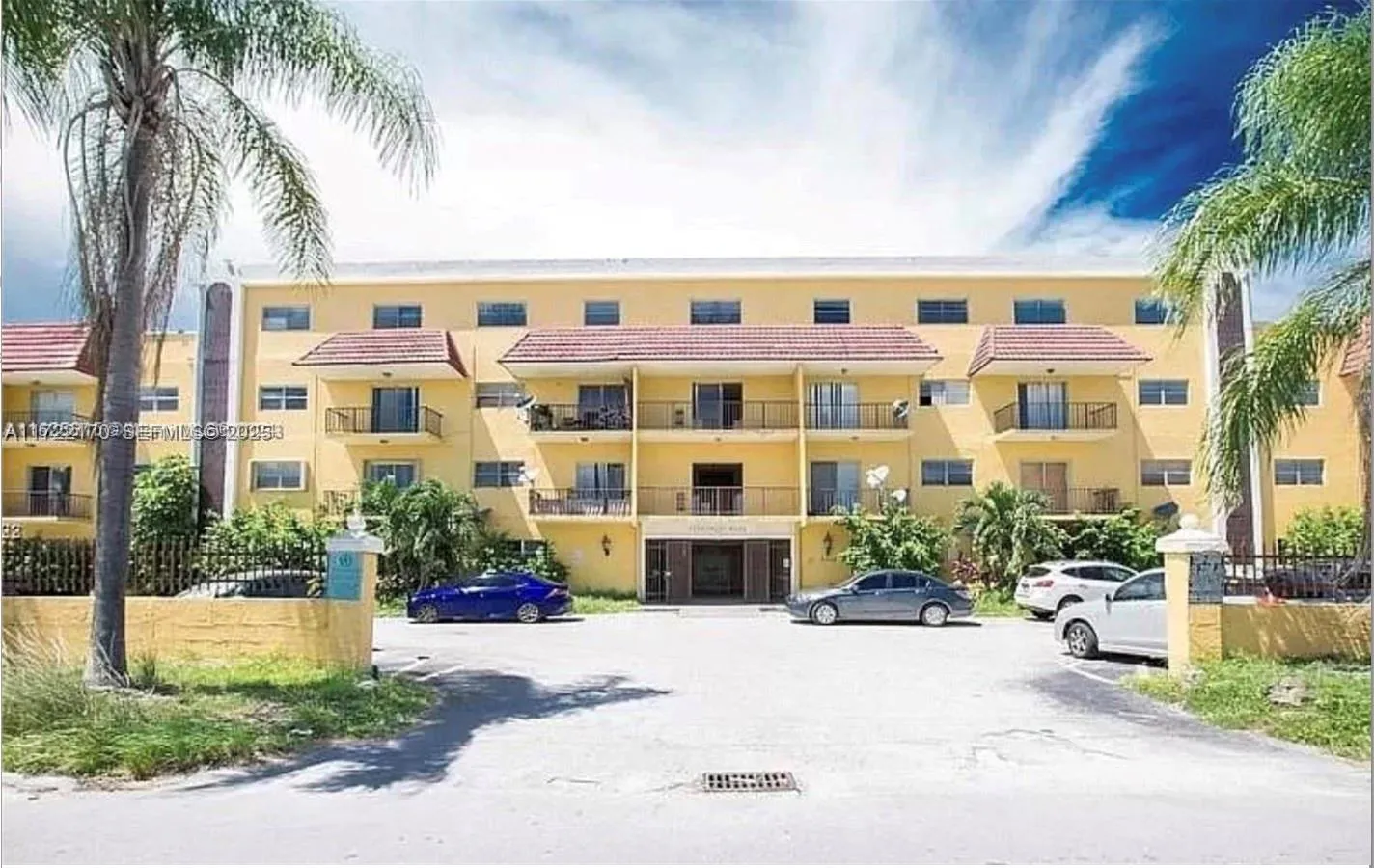 View details of listing 5100 SW 41st Street 328, Pembroke Park, FL 33023 Pembroke Park with MLS#
