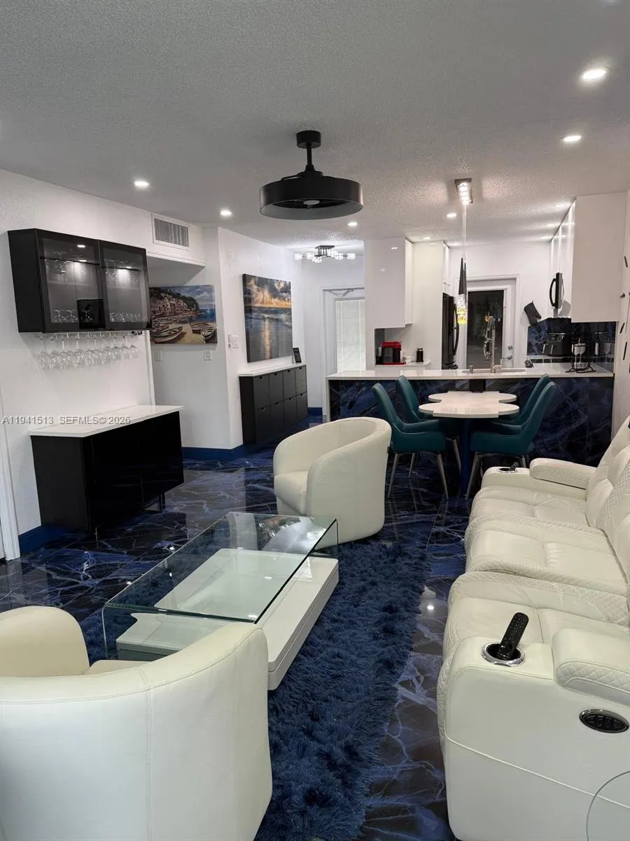 View details of listing 5121 W Oakland Park Boulevard 212, Lauderdale Lakes, FL 33313 Lauderdale Lakes with MLS# 