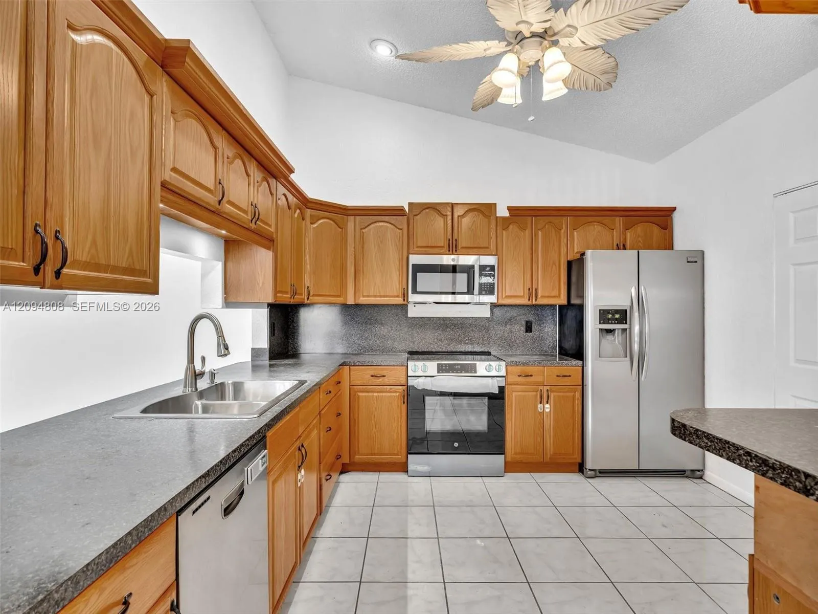 View details of listing 5201 SW 31st Avenue 112, Dania Beach, FL 33312 Dania Beach with MLS# 